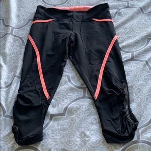 🌺 Lululemon Capri Leggings 🌺
